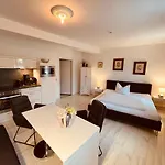 Ferienwohungen Und Haus Zum Schwan Apartment *