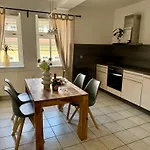 Ferienwohungen Und Haus Zum Schwan Apartment
