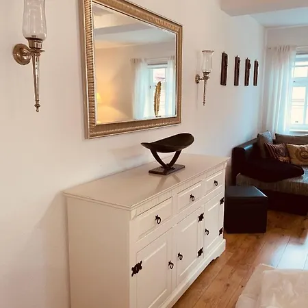 Ferienwohungen Und Haus Zum Schwan Apartman