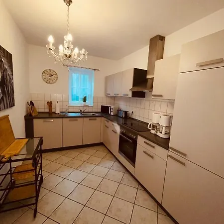 Ferienwohungen Und Haus Zum Schwan Apartment *